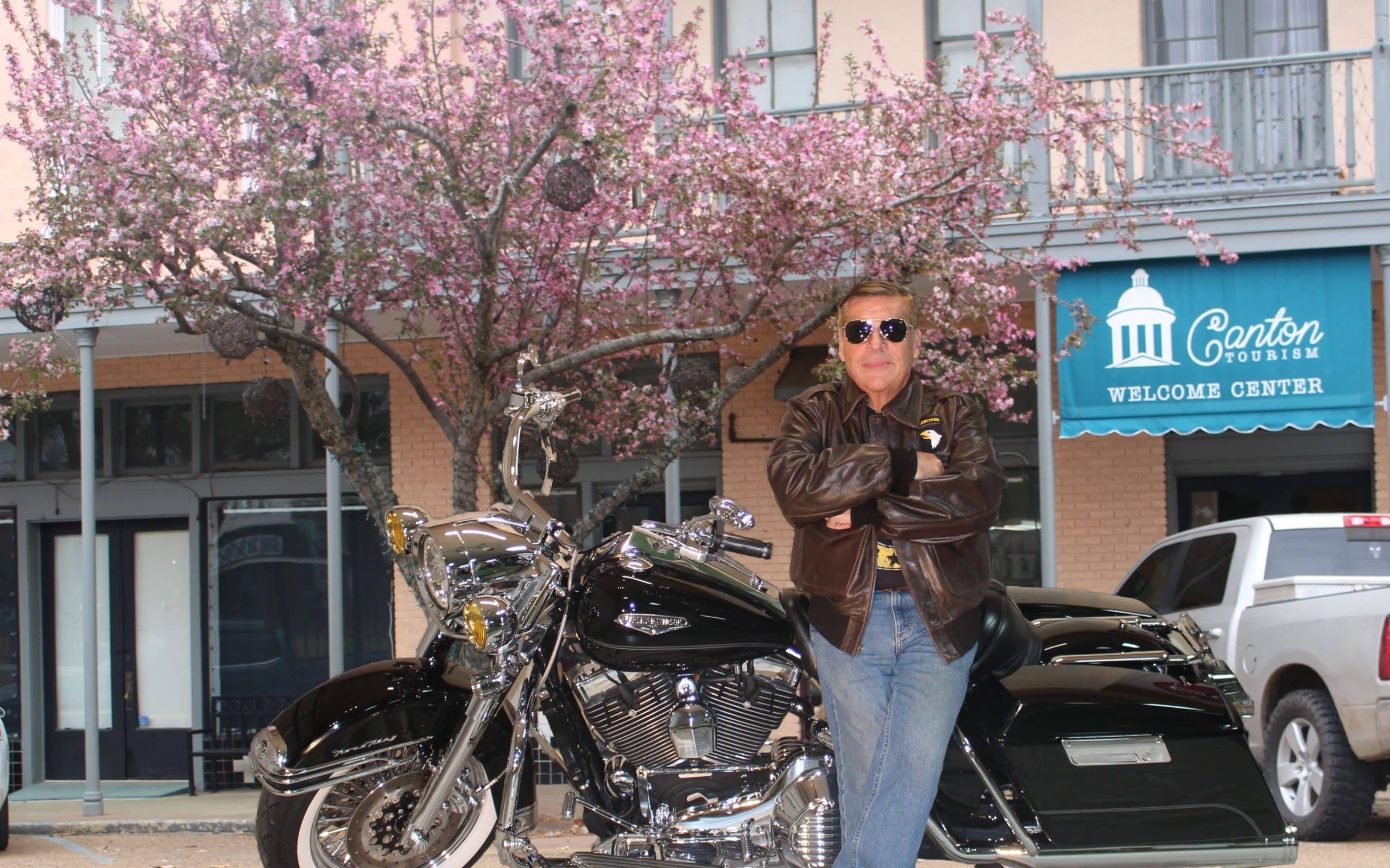 CantonChuck&HarleyLeaningPos01_InPixio